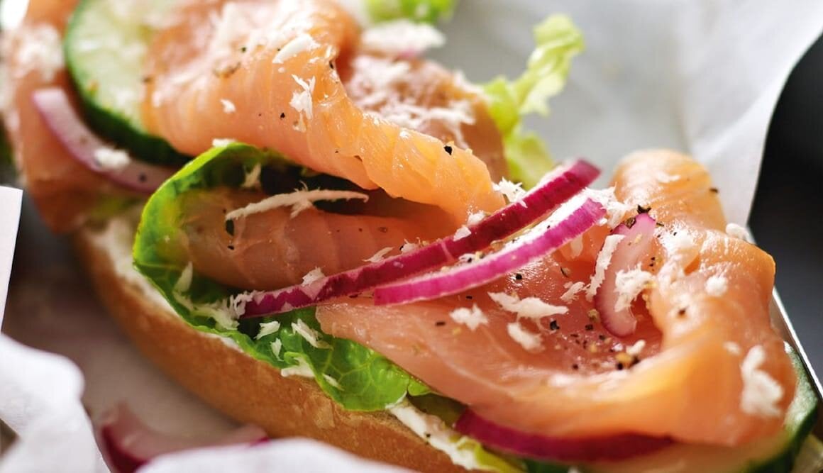 Brötchen mit Räucherlachs