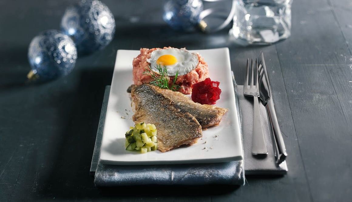 Labskaus vom Hering mit Wachtelspiegelei