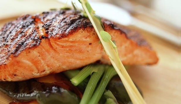 Würzige Fjordforelle vom Rost