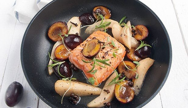 Cidre-Lachs mit Birnen und Zwetschgen