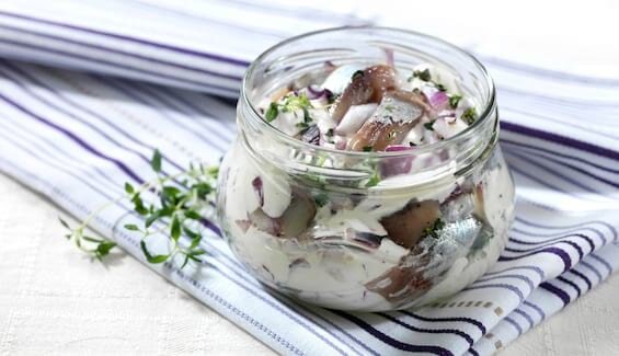 Kräuterhering mit Knoblauch und Thymian