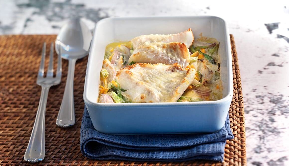 Überbackenes Rotbarschfilet auf Fenchelgemüse