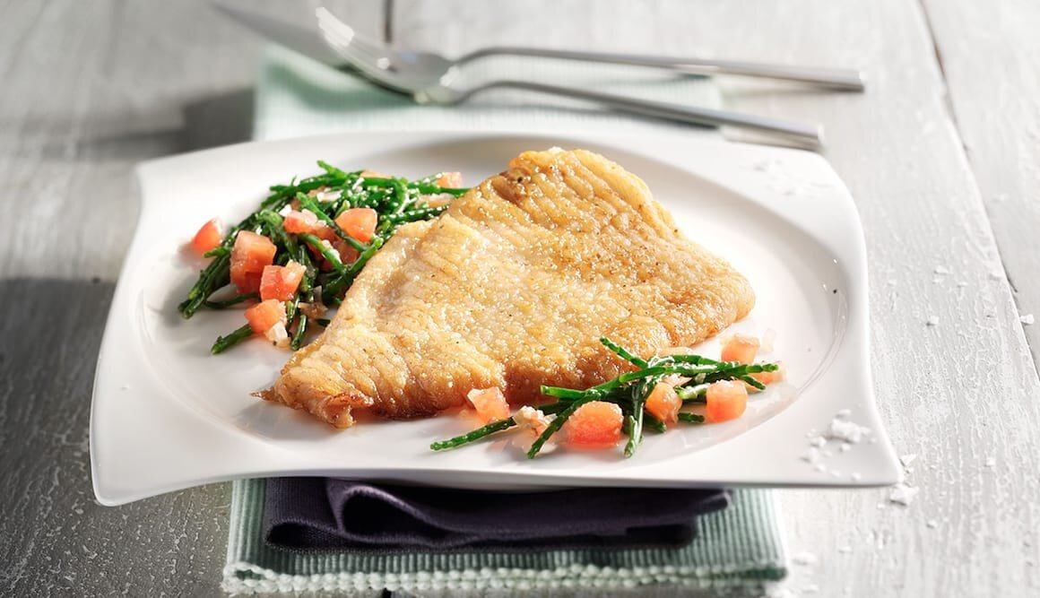 Gebratener Rochenflügel mit Meeresspargel