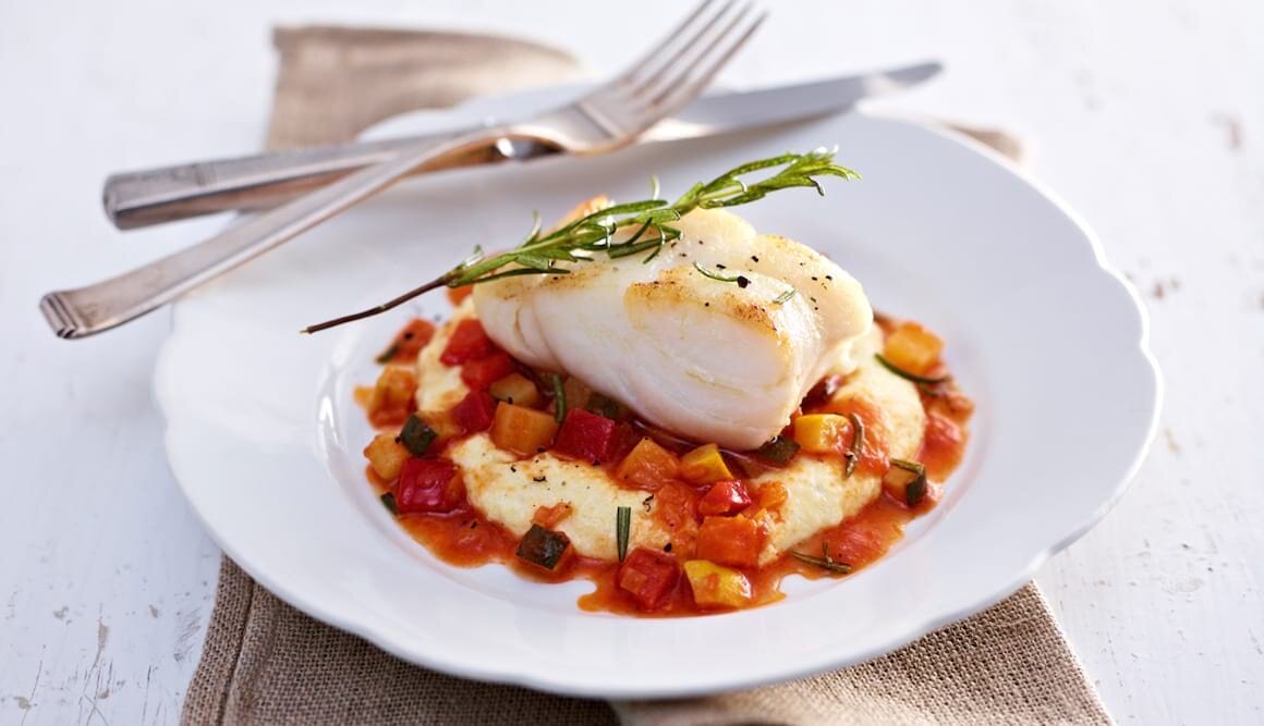 Gebratener Skrei mit Polenta und Rataouille
