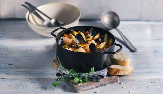 Mediterraner Fisch-Nudel-Topf