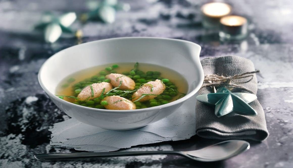 Festtagssuppe mit Lachsklößchen