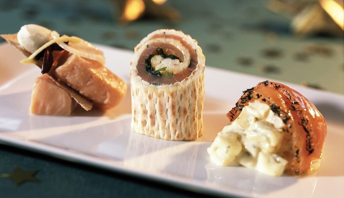 Geräucherter Lachs mit cremigem Ziegenkäse