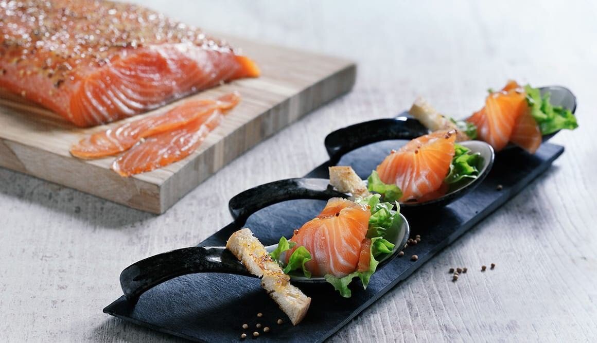 Mit Senf gebeizter Lachs