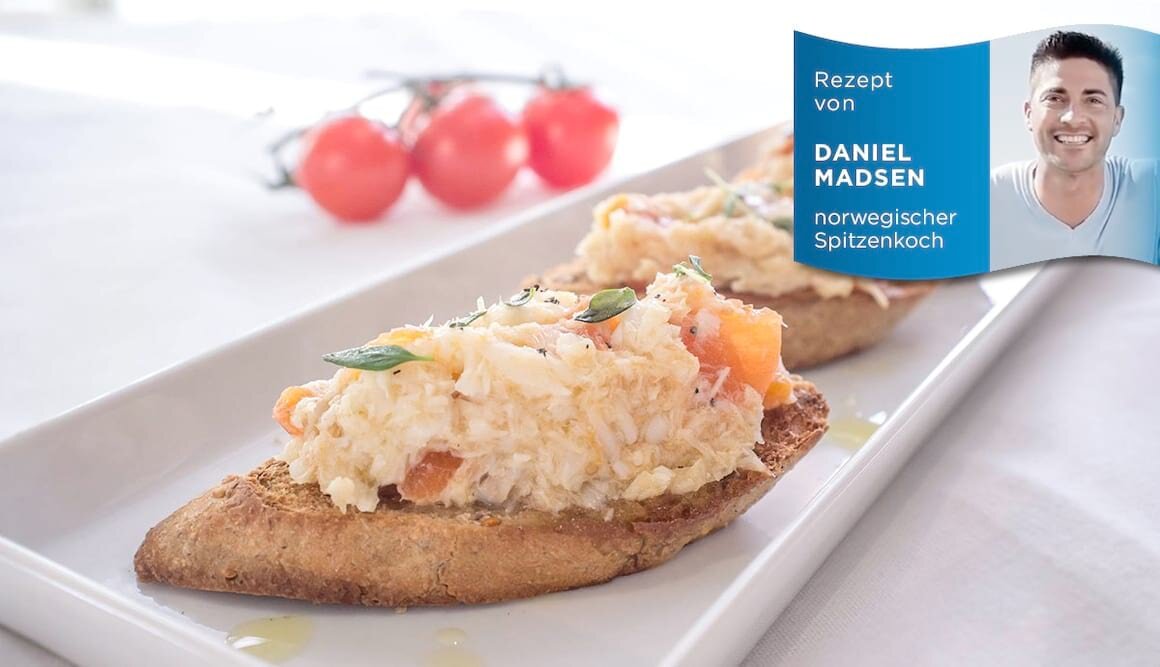 Toast mit Kabeljau und Kirschtomaten