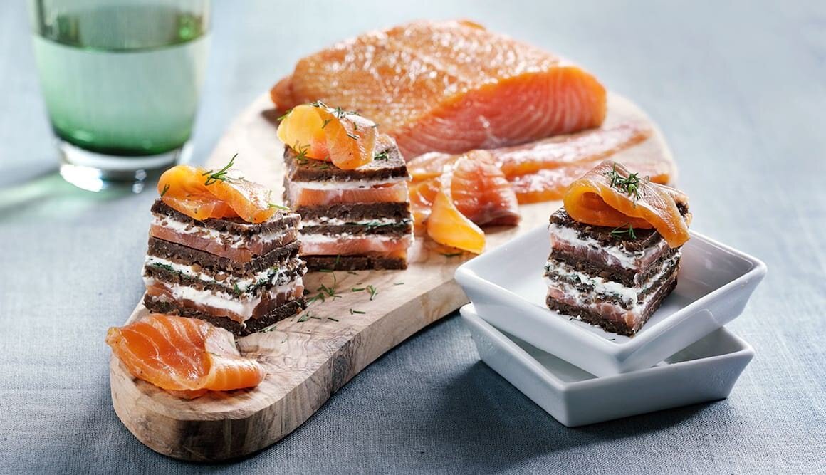 Mit Safran gebeizter Lachs