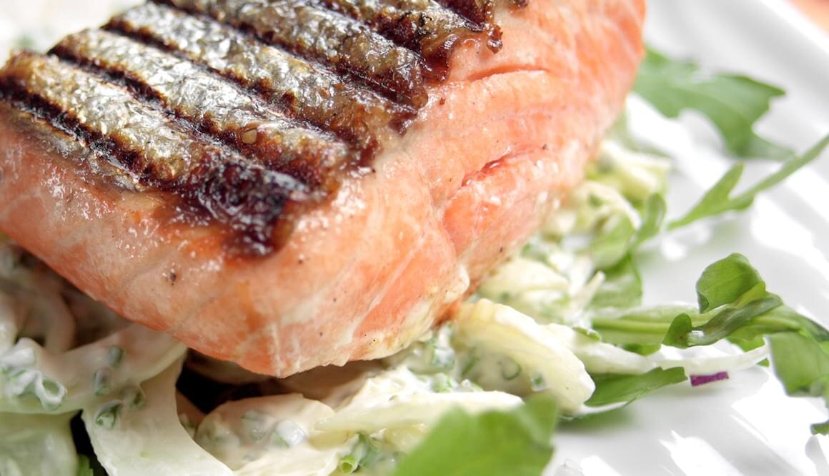 Lachs vom Rost mit Fenchel-Rahm