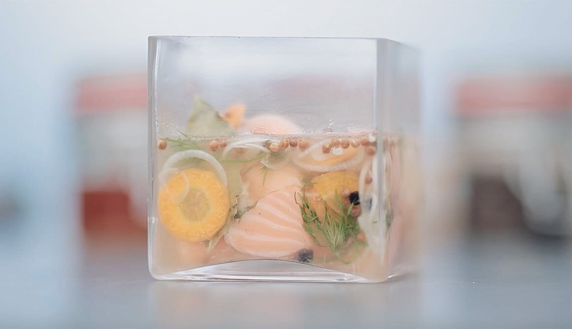 Eingelegter Lachs in Aquavit