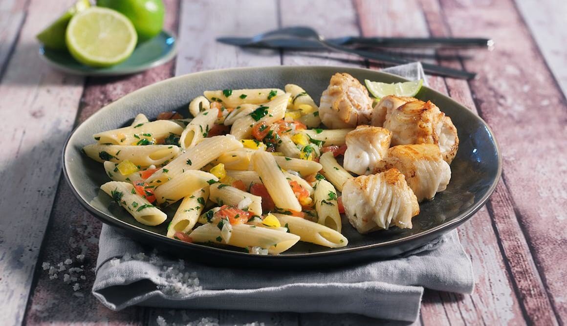 Penne mit Steinbutt und zweierlei Tomatenwürfeln