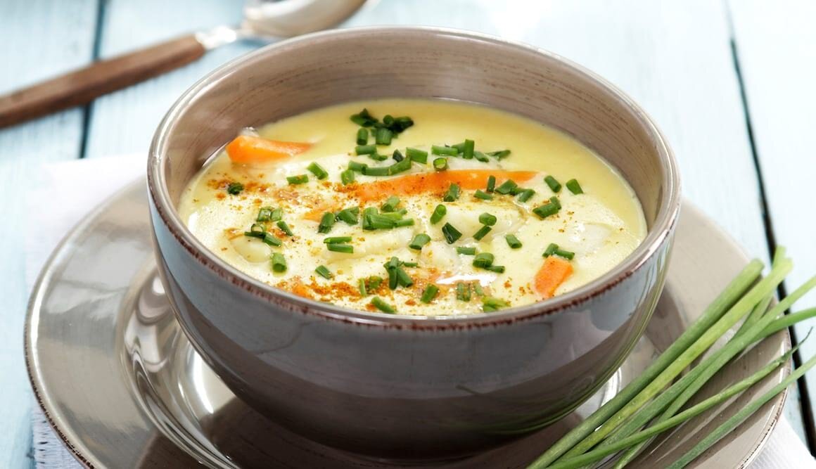 Klassische norwegische Fischsuppe