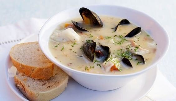 Miesmuschelsuppe mit Seelachs