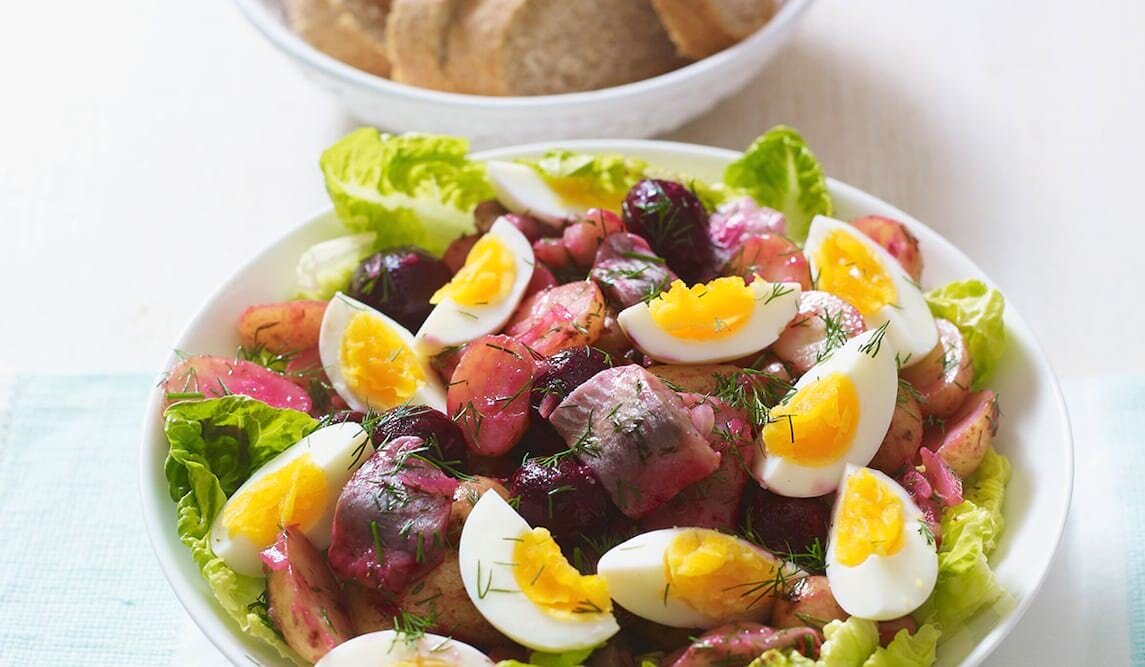 Heringssalat mit neuen Kartoffeln und Roter Bete