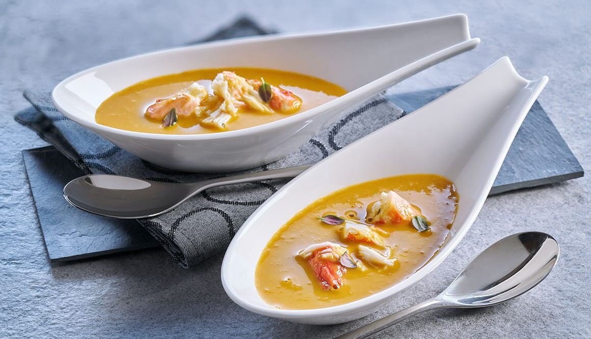 Königskrabbe im Kokos-Kurkuma-Sud