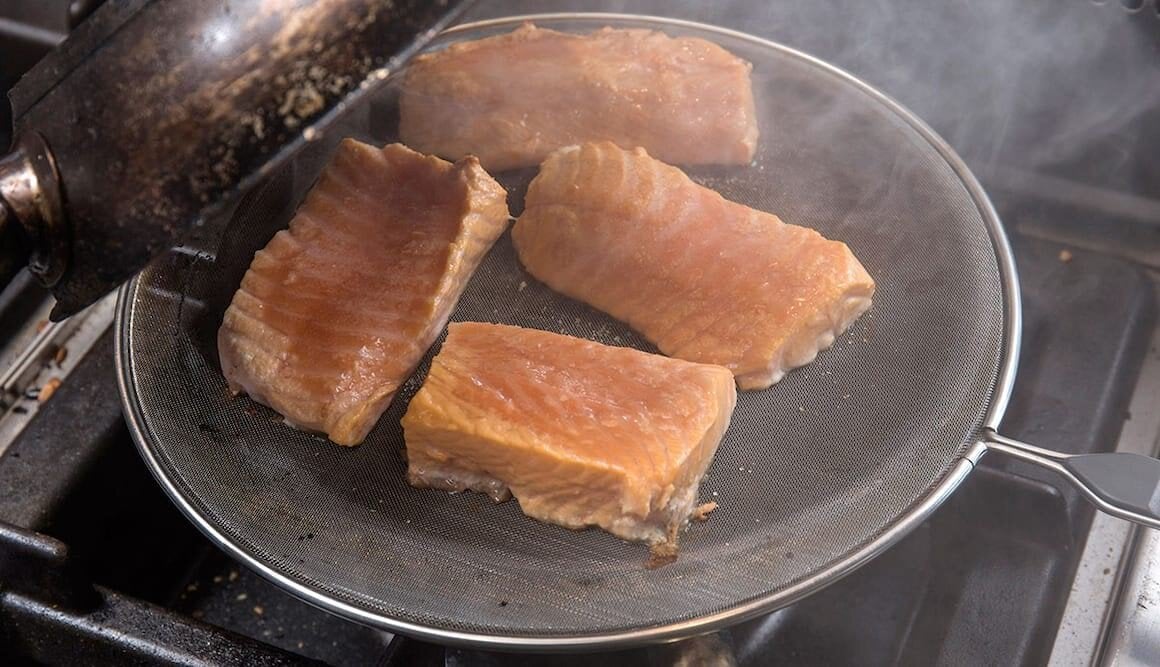 Selbst geräucherter Lachs mit Meerrettichcreme