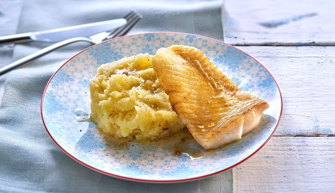 Schwarzer Heilbutt auf Sellerie-Kartoffel-Stampf