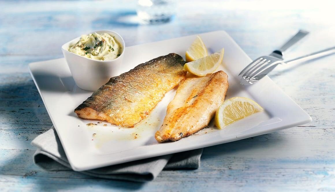 Saiblingsfilet Müllerin-Art mit Zitronenbutter