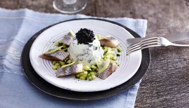 Matjes-Tower mit Zucchini