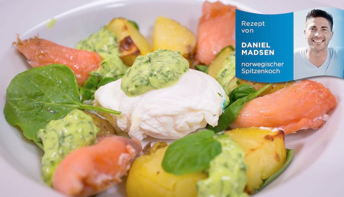 Röllchen vom norwegischen Räucherlachs mit Kartoffeln und Ei