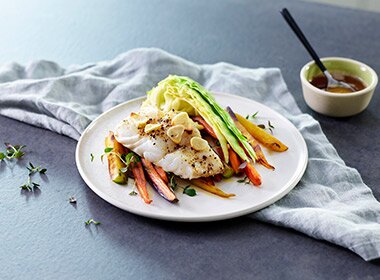Ofengebackener Skrei mit Buttersauce und Spitzkohl