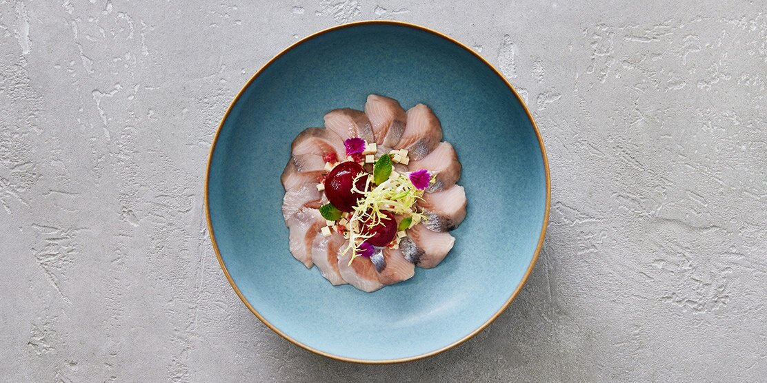 Norwegischer Hering mit Rote Beete, Coppa und Tofu