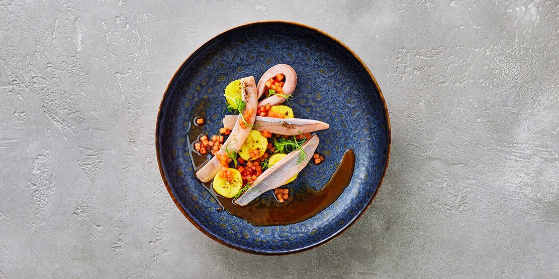 Hering mit Vadouvan und Kochbanane