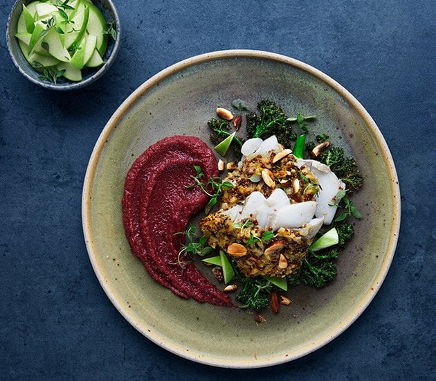 Norwegischer Ofen-Seelachs mit Kartoffeln und Rote Beete-Püree