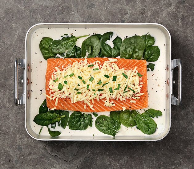 Lachs mit: Spinat. Sahne. Parmesan.