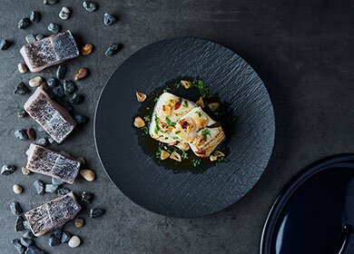 Norwegische Norwegische Seelachsfilets mit rotem Chili und Apfelessig mit rotem chili und apfelessig