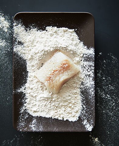Seelachsfilet in Mehl